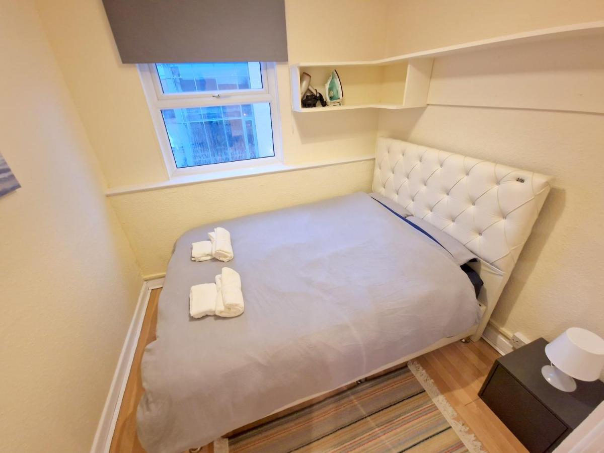 Super Studio With Two Bedrooms - Five Minutes From The Station! London Ngoại thất bức ảnh