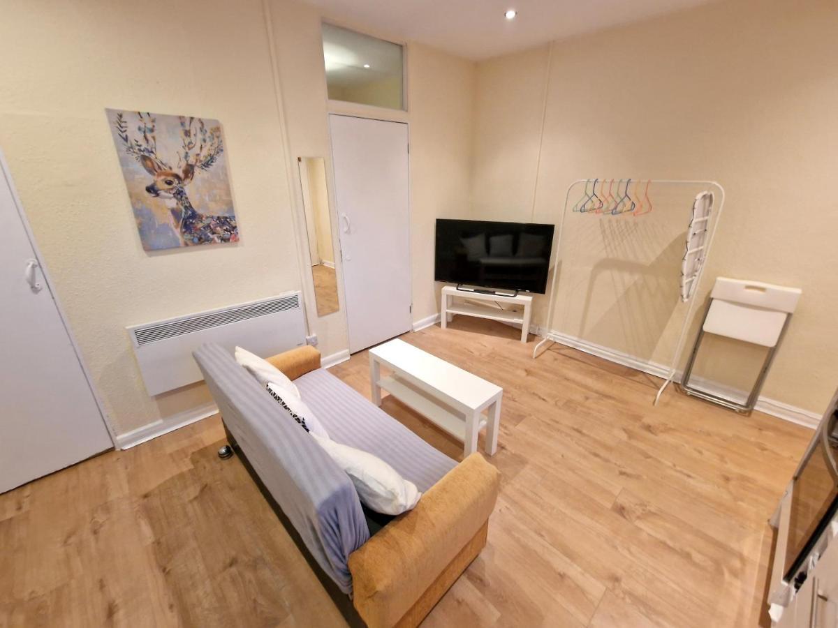 Super Studio With Two Bedrooms - Five Minutes From The Station! London Ngoại thất bức ảnh